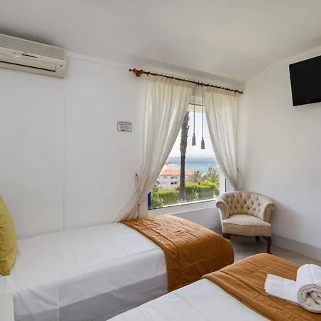 The Concierge - Moinho Sea Views & Pool Apartament