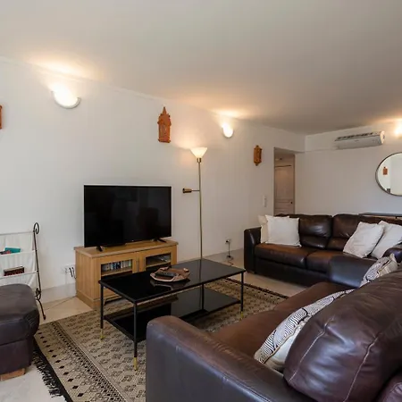 The Concierge - Moinho Sea Views & Pool Apartment